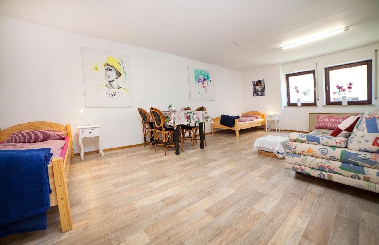 Haus Haas Zimmer&Fewo Apartman Lauda-Königshofen Kültér fotó